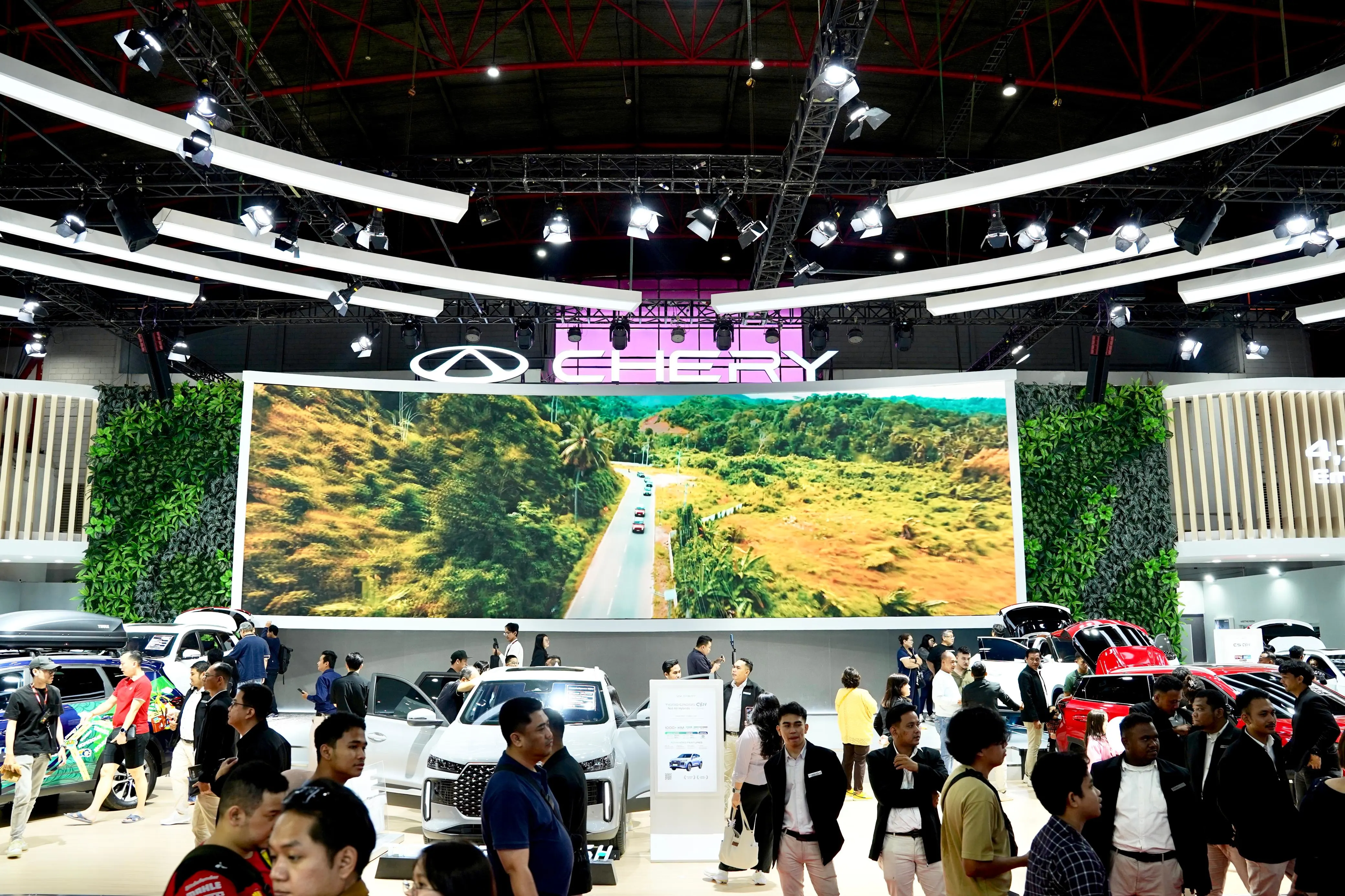 Chery Hadirkan Promo Spesial dan Lucky Dip Hingga Miliaran Rupiah di IIMS 2026, Perkuat Jaringan Dealer dan Layanan Purna Jual Hingga 120 Titik-image