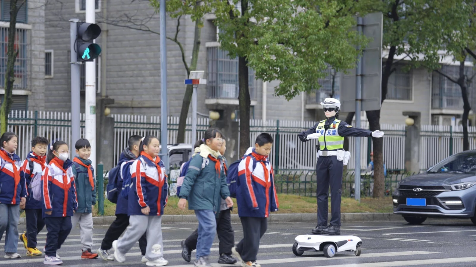 Chery Hadirkan AiMOGA, Robot Humanoid untuk Masa Depan Inovasi Mobilitas di Dunia Nyata-image