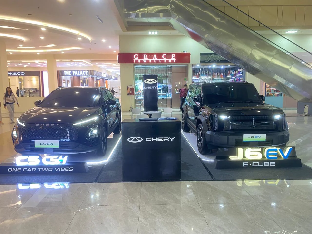 Chery Ramadan Roadshow Pameran di Pusat Perbelanjaan Hadir di 8 Kota Besar Indonesia, Dekatkan SUV Keluarga ke Konsumen-image