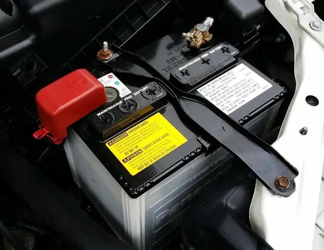Differences Between Dry Batteries and Wet Batteries: Which is Best for Your Car?-image