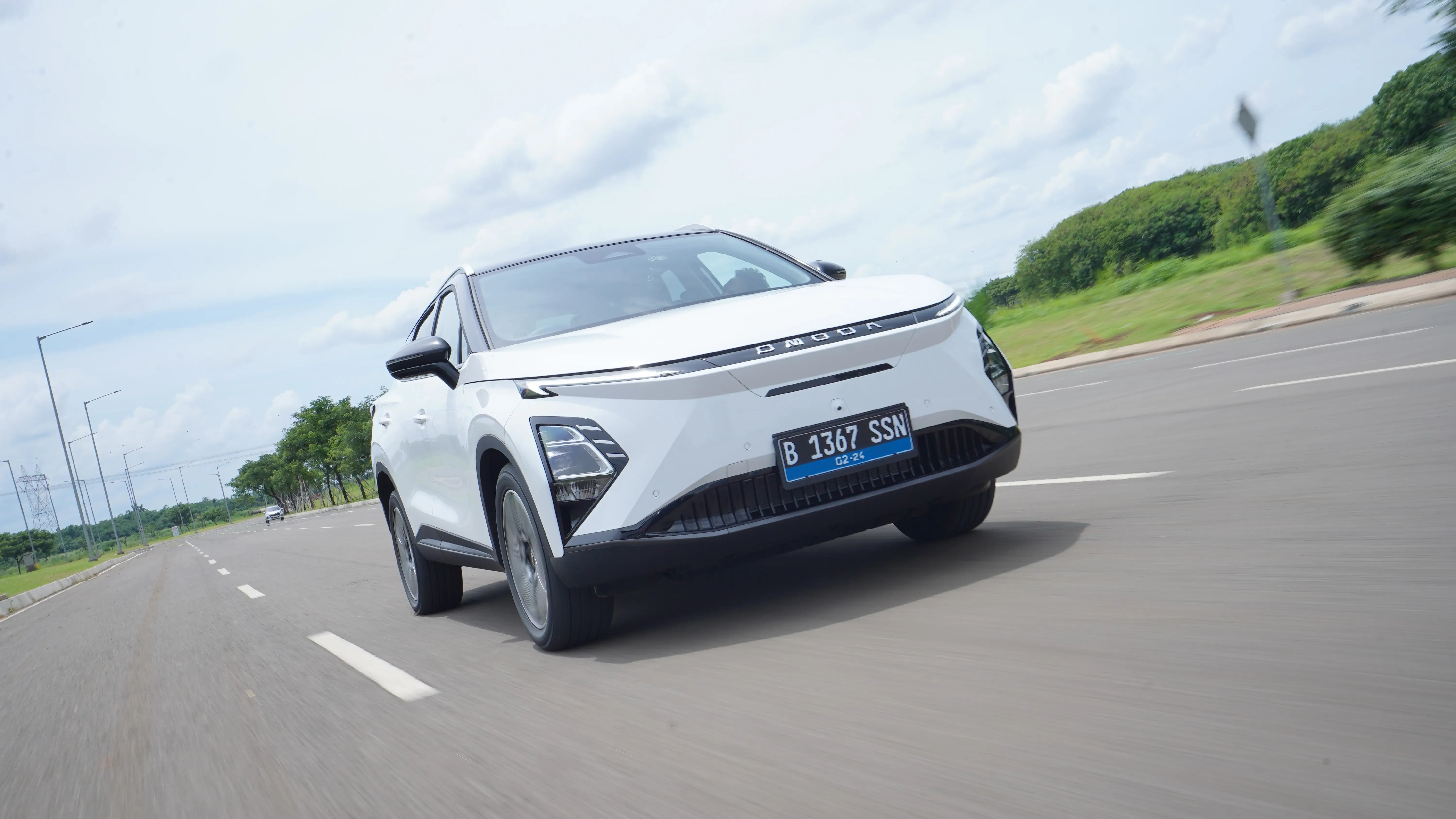 Understanding Electric Car Technology: How It Works & Its Advantages-image