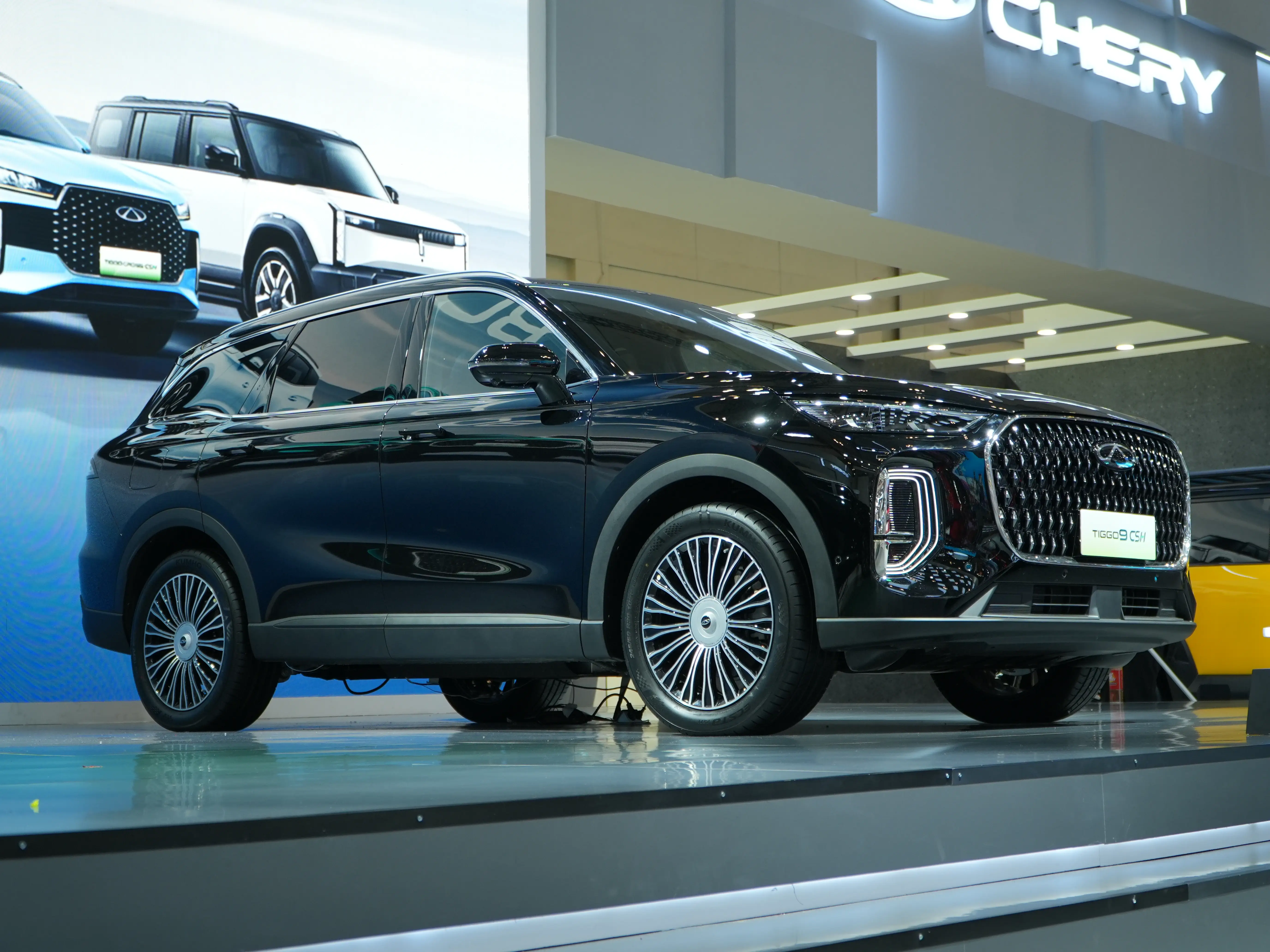 Chery Introduces Tiggo 9 CSH at GIIAS 2025, Hybrid SUV with 1,400 Km Range-image