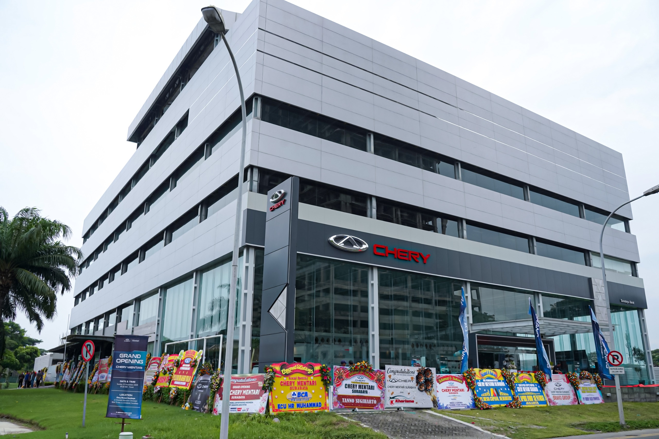 Chery Kembali Berekspansi di Surabaya, Resmikan Dealer Terbesar di Indonesia dengan Layanan 3S+-image