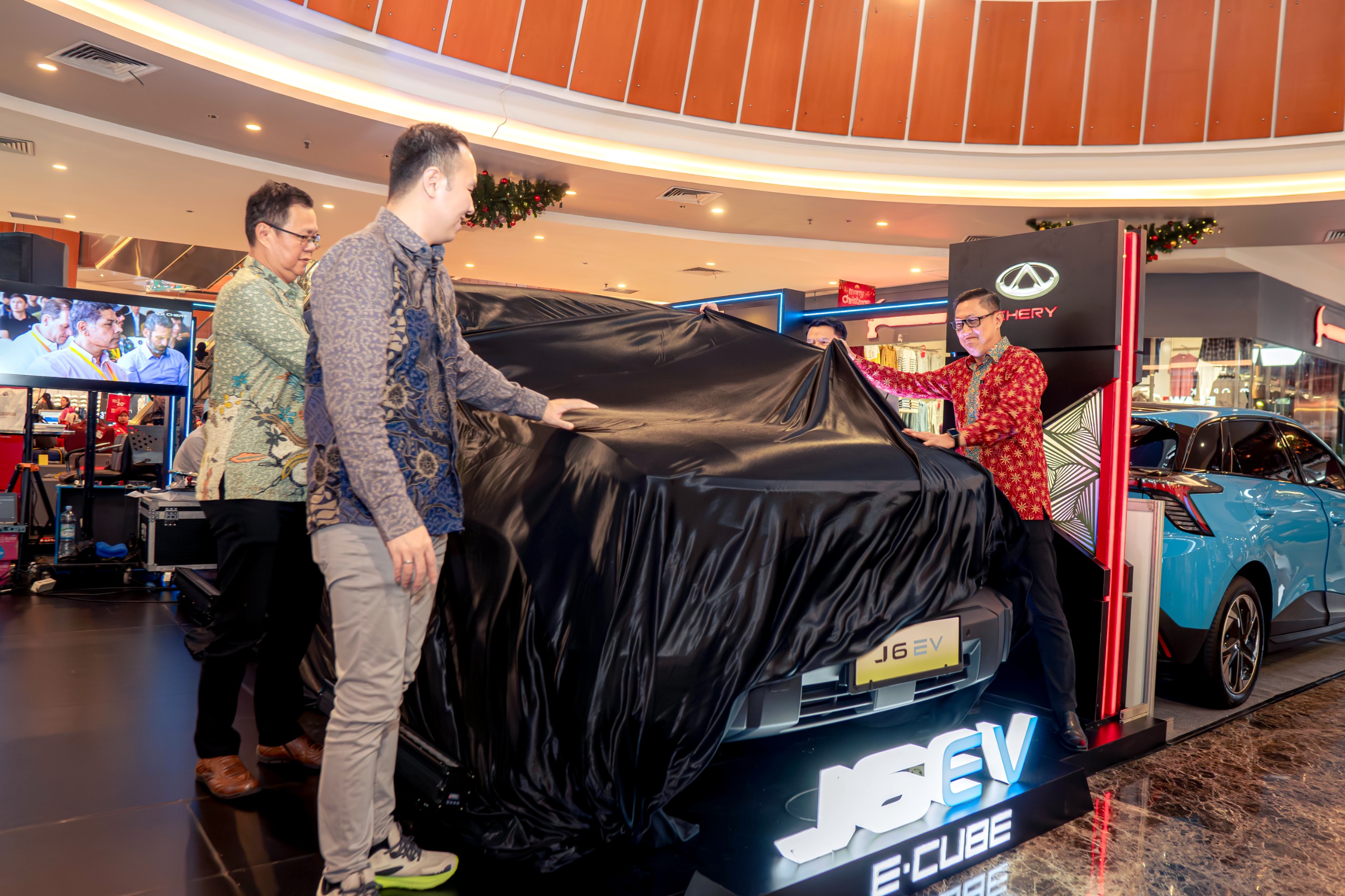 Chery J6 Hadir di Jantung Kalimantan Barat, Era Baru Mobilitas Listrik di Pontianak Dimulai-image