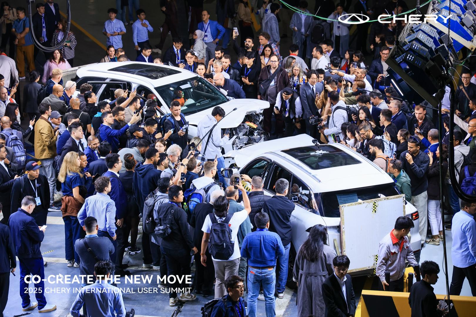 Uji Tabrak TIGGO 9 pada ajang Chery Brand User Summit 2025_ Co-Create the New Move (2)